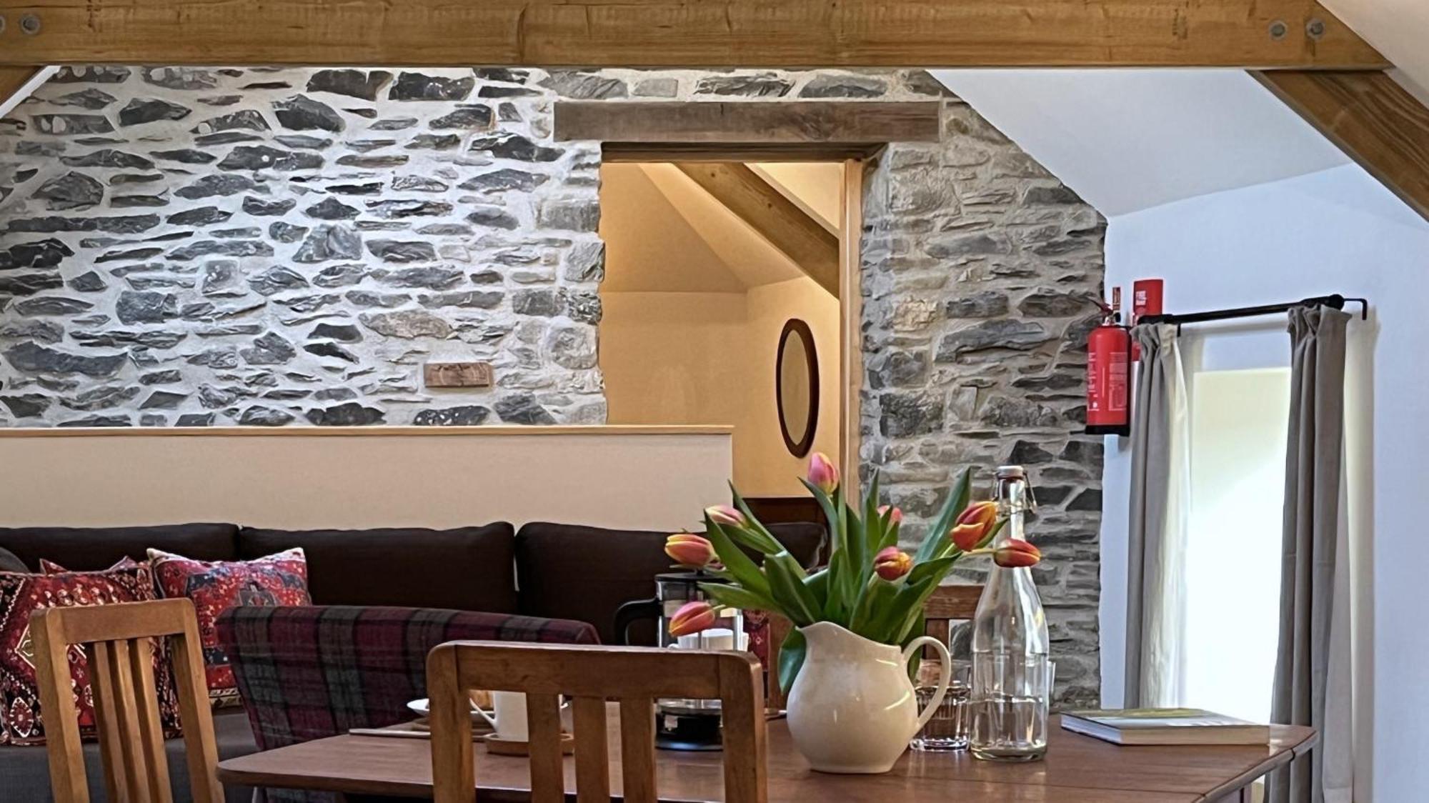 Charming Countryside Barn Pencader (Carmarthenshire)